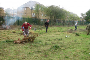 volunteers working in the reserve; much conservation work is undertaken by volunteers; photo credit Gillian Brown.jpg - Perivale wood Centre (Project 21)